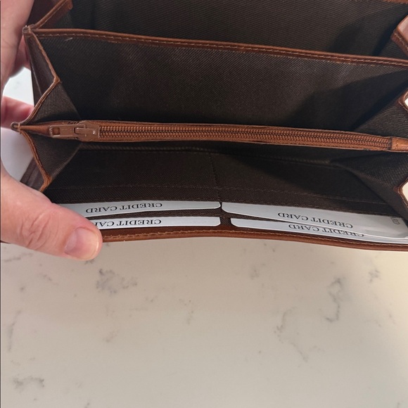 John’s Creek Leather Company RFID Wallet - Picture 3 of 5